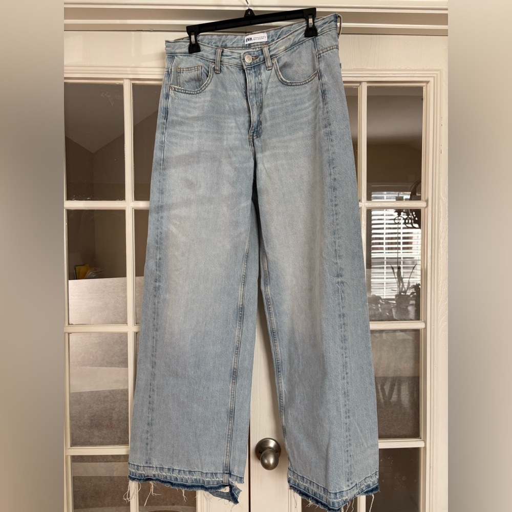 Zara Wide Leg High Rise Denim Blue Jeans with distressed hem